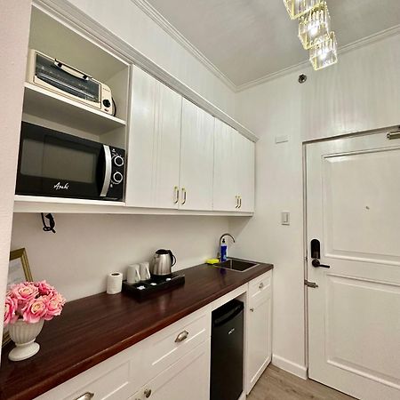 Studio Two Condominium, Alabang - Gold Fiber Wi-Fi -Netflix Ready Muntinlupa City Zewnętrze zdjęcie