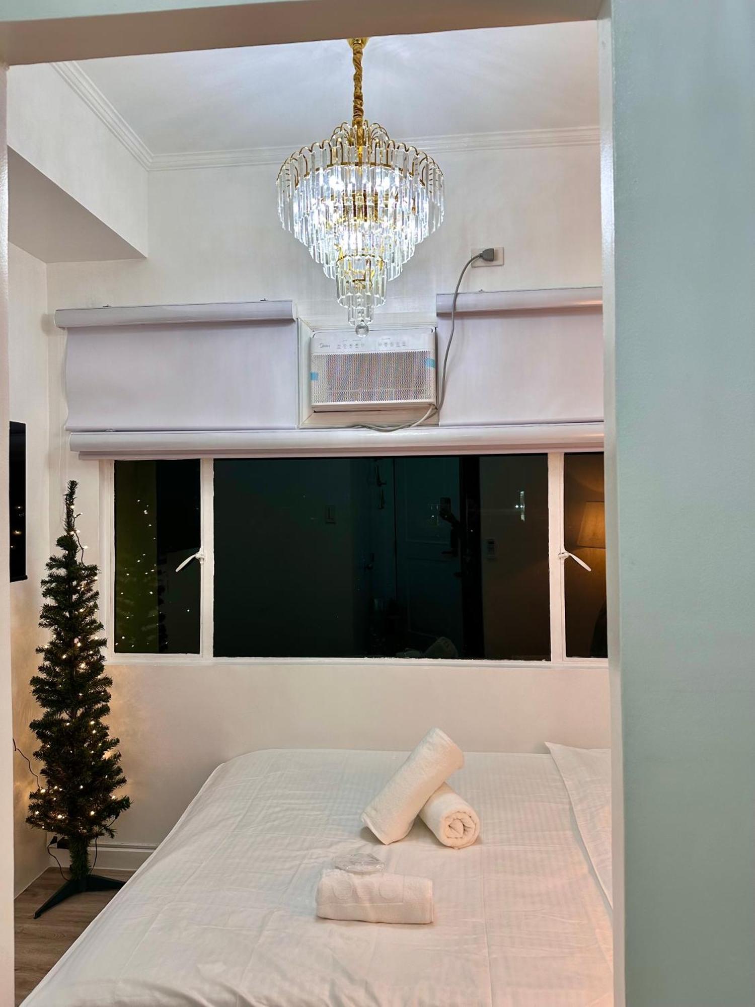 Studio Two Condominium, Alabang - Gold Fiber Wi-Fi -Netflix Ready Muntinlupa City Zewnętrze zdjęcie